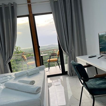 Restorant Hotel Xheni Драч Екстер'єр фото