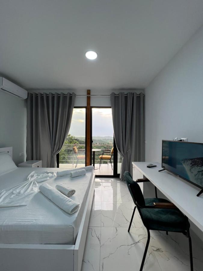 Restorant Hotel Xheni Драч Екстер'єр фото