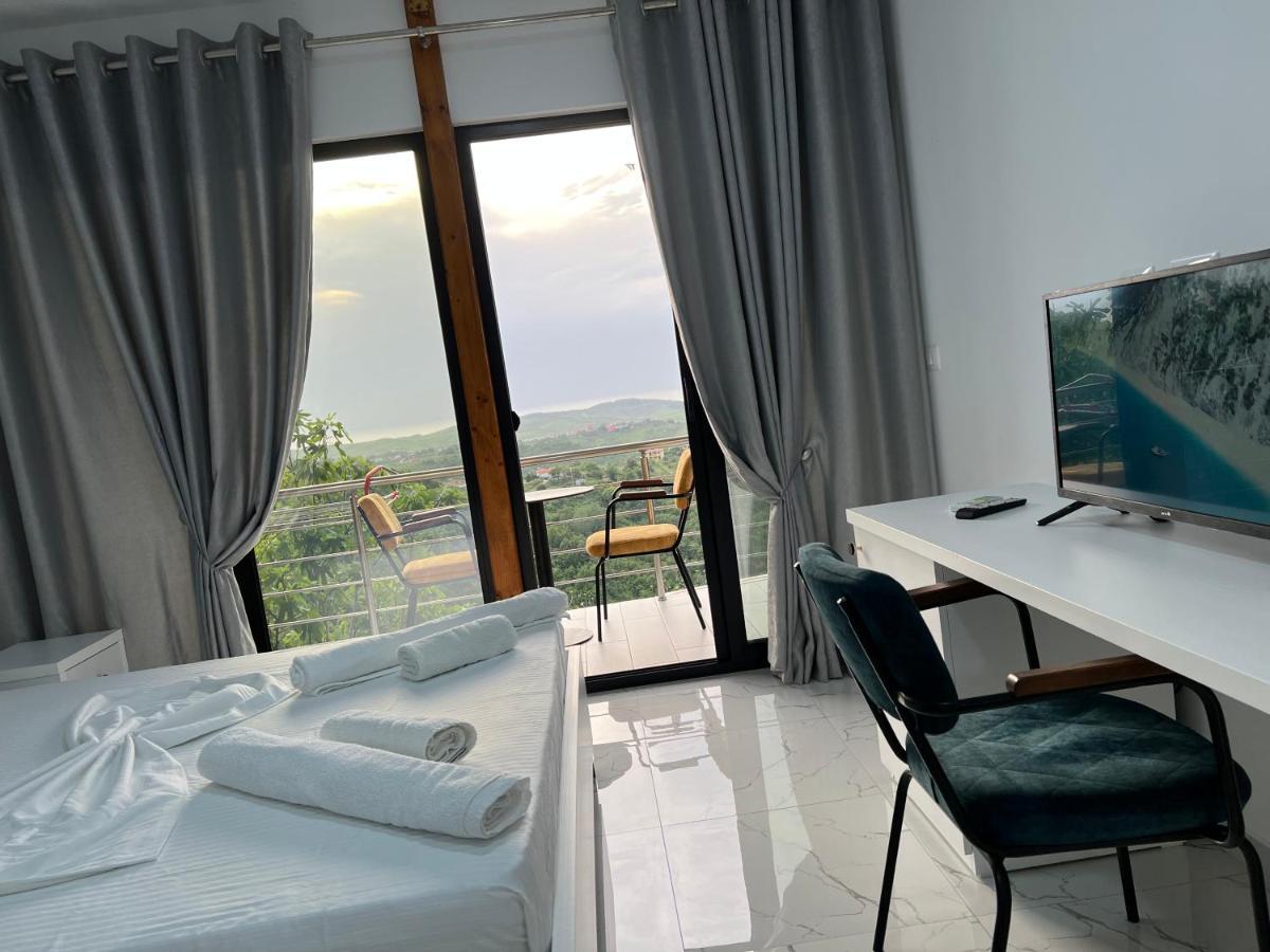Restorant Hotel Xheni Драч Екстер'єр фото